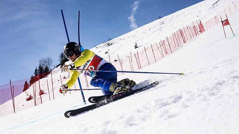 Telemarkåkare i pisten