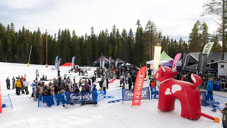 Målområdet fylldes av publik när det var dags för seniorernas final. Foto: Daniel Bernstål.